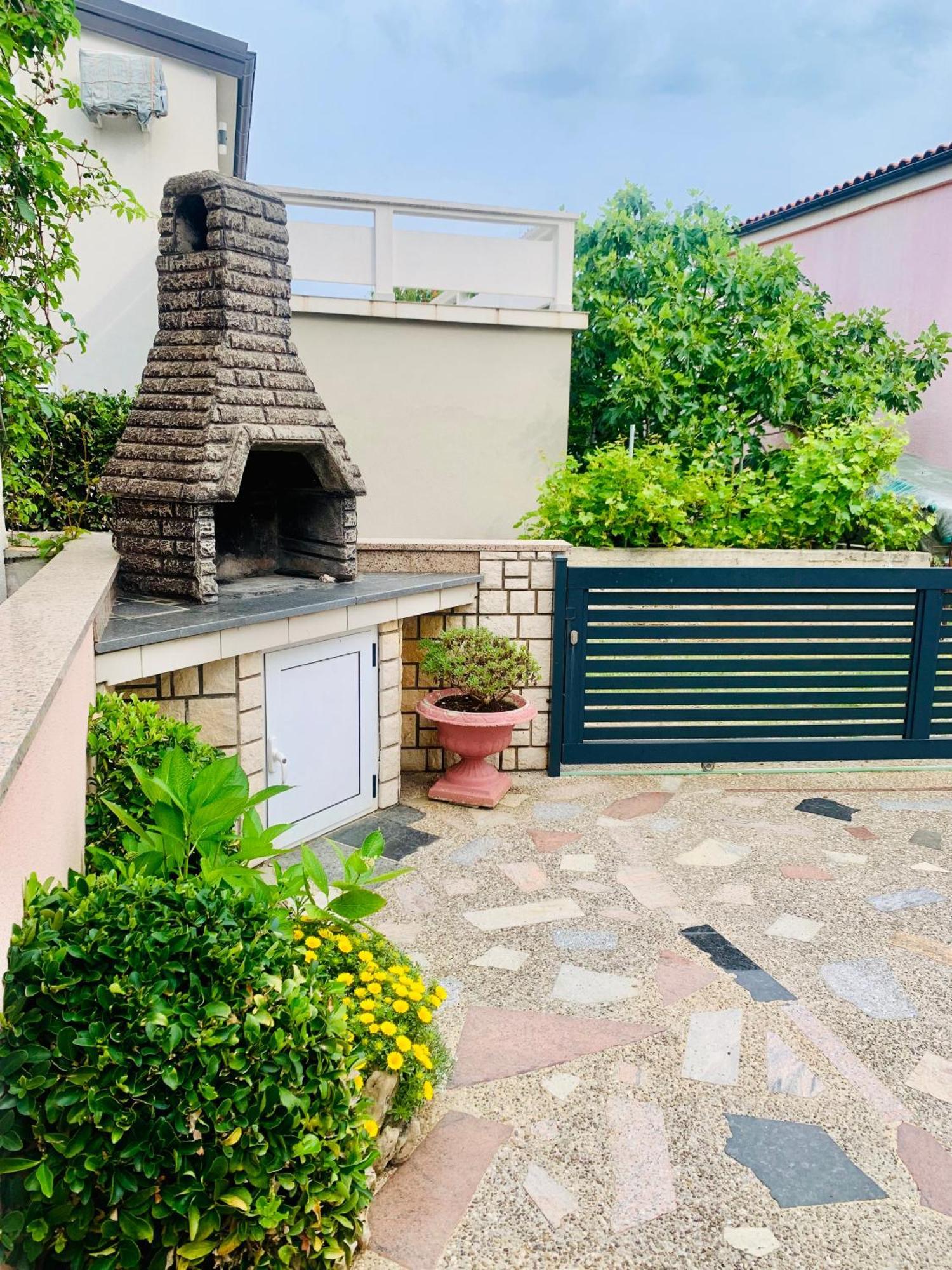 Apartments Barbara 111 Vir Εξωτερικό φωτογραφία